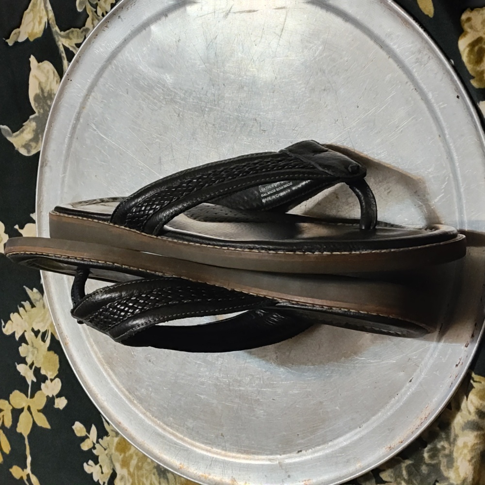 Tommy Bahama men's black genuine leather sandals size 11D - Picture 9 of 17